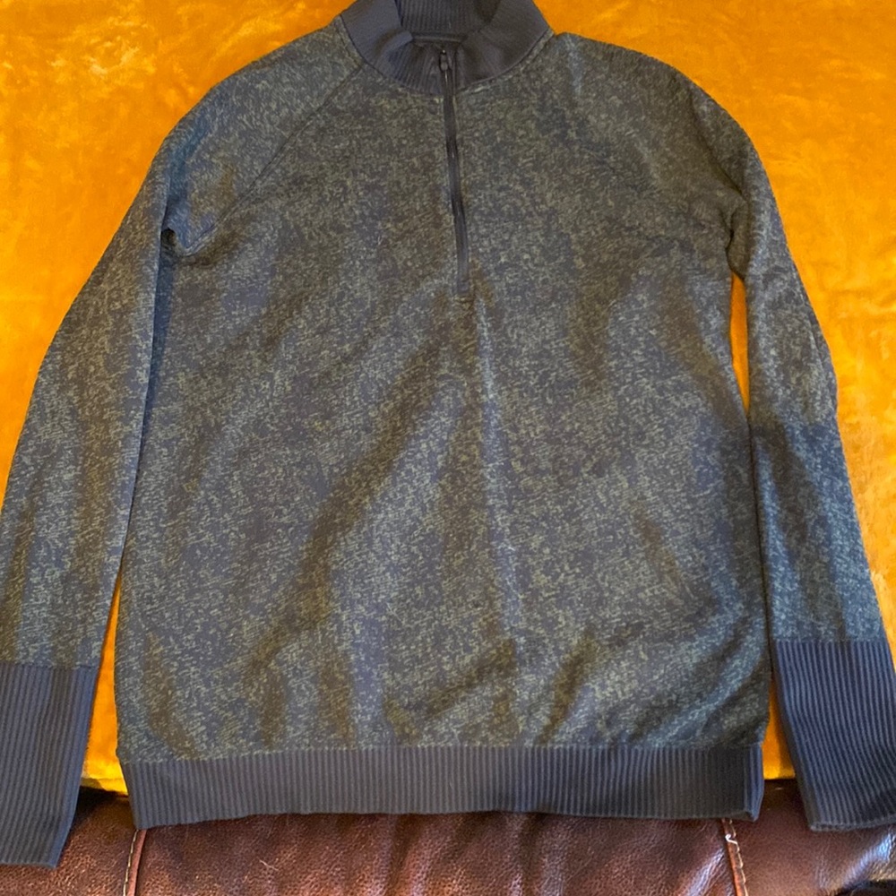 Lululemon Pull Over 8